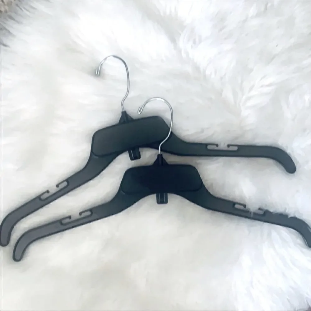 25 Black 17” Plastic Hangers BUNDLE 25
